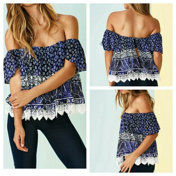Lovers + Friends Tops - Lovers+Friends Life's A Beach Top